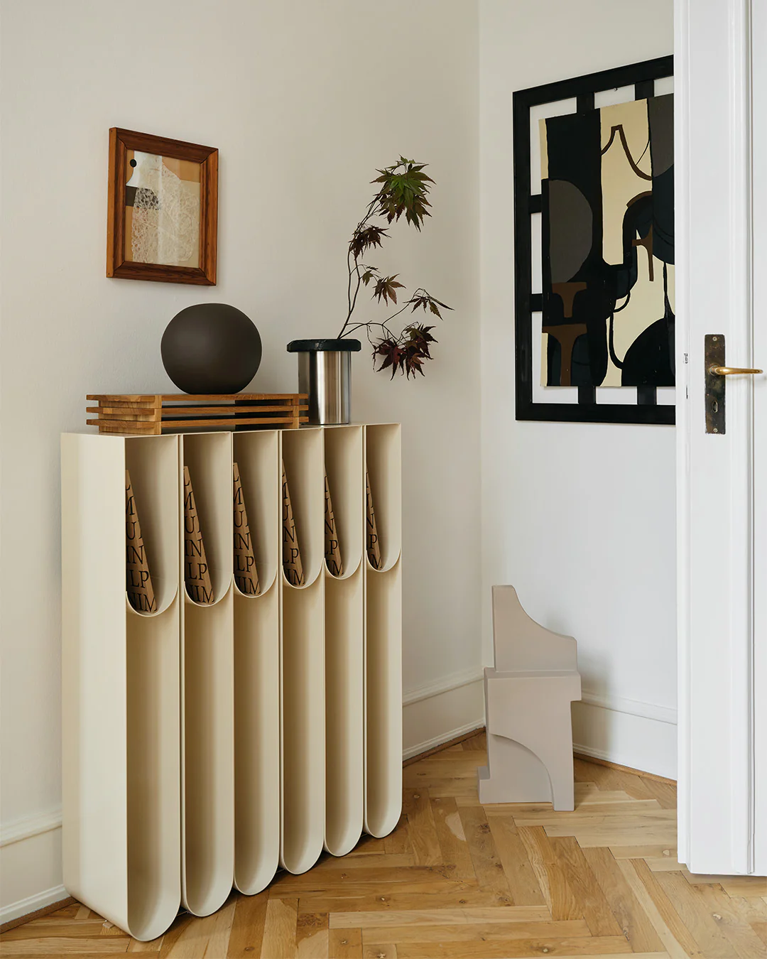 Curved Pedestal - Image 4