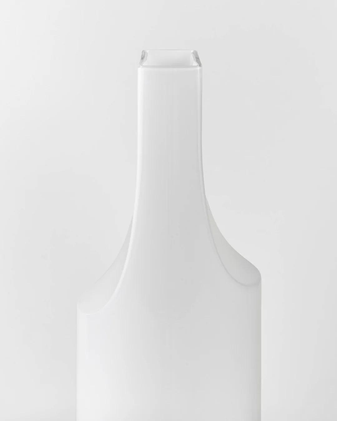 Serif Vase L - Image 3