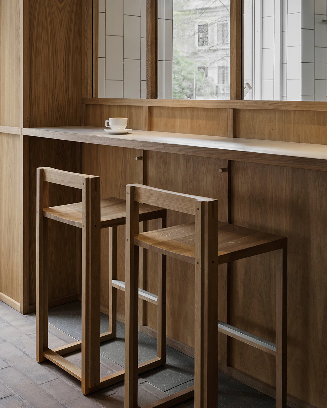 Outline Bar Chair - Image 3